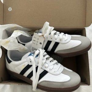 Adidas Samba NWT, Size 7 Womens